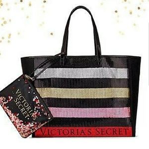SOLD - NWT Victoria's Secret bag set